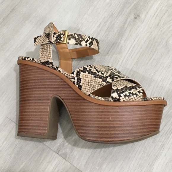 Idore Catalina Platform Sandals - Picture 7 of 12